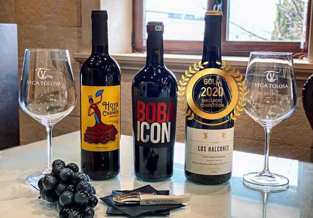 Vega Tolosa logra 3 medallas en el certamen Singapore Awards 2020