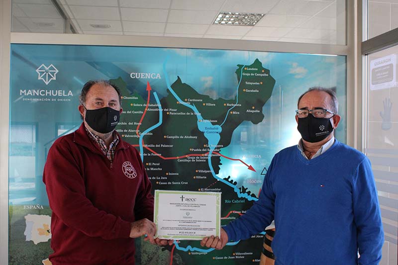 La Denominación de Origen Manchuela apoya diferentes causas sociales Asociación Española contra el Cáncer - Junta Local de Villamalea