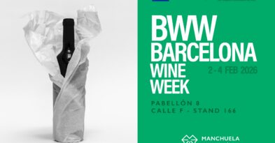 Stand de la D.O. Manchuela con botellas de vino Bobal en la feria Barcelona Wine Week.